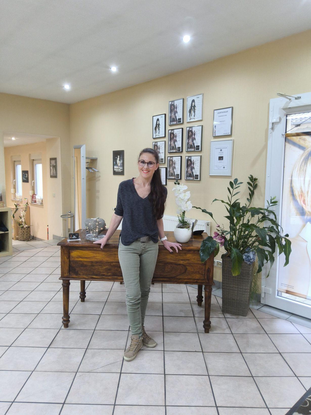 Dominique Kösel die Haarspitze in Niederzissen