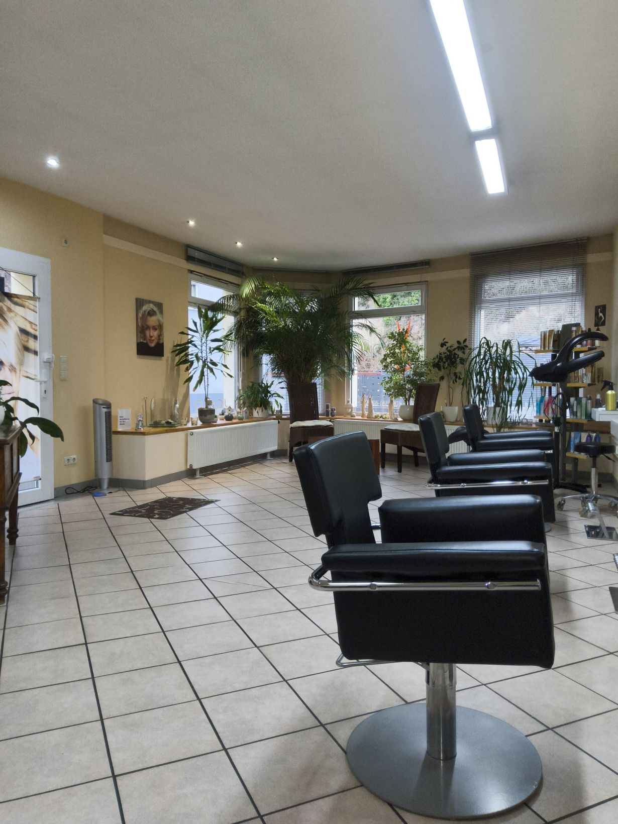 Dominique Kösel die Haarspitze in Niederzissen